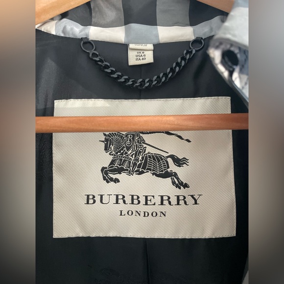 Burberry trench coat - Picture 3 of 4
